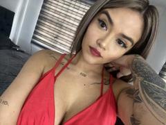 MajoJones - female with  small tits webcam at xLoveCam