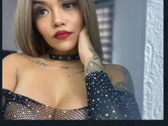 MajoJones - female with  small tits webcam at xLoveCam