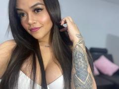 MajoJones - female with  small tits webcam at xLoveCam