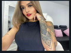 MajoJones - female with  small tits webcam at xLoveCam