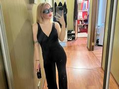 MakSisisia - blond female with  big tits webcam at xLoveCam