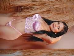 MelanieGates - female with brown hair webcam at LiveJasmin