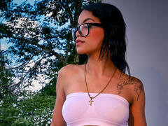 MaliaFoxxy - female with black hair and  big tits webcam at xLoveCam