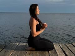 MaliaTurrey - female with brown hair and  big tits webcam at xLoveCam