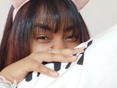 LauralaQueen - female webcam at xLoveCam