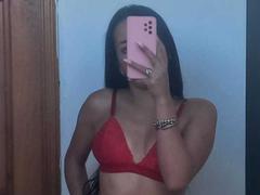 MallyBoom - female with brown hair webcam at xLoveCam