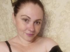MaluskaHot - female with brown hair and  big tits webcam at xLoveCam