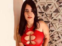 MandyCurvy - female with black hair webcam at xLoveCam