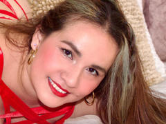 ManuelaMature - female with brown hair and  small tits webcam at xLoveCam