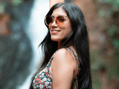 MaraClara - female with brown hair webcam at xLoveCam