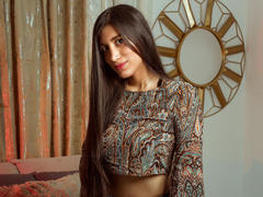 MaraClara - female with brown hair webcam at xLoveCam