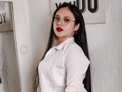 MaraVixen - female with black hair and  big tits webcam at xLoveCam