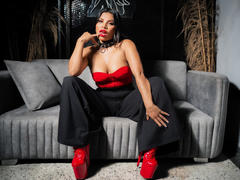 MarceBetancur - female with brown hair webcam at LiveJasmin