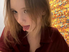 JeanninePaup - female with brown hair webcam at LiveJasmin