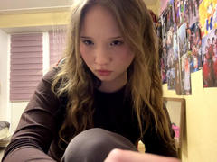 JeanninePaup - female with brown hair webcam at LiveJasmin