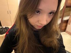 JeanninePaup - female with brown hair webcam at LiveJasmin