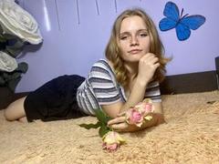 MargaritaKis - female webcam at xLoveCam