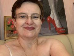 MargieEvans - female with black hair and  big tits webcam at xLoveCam
