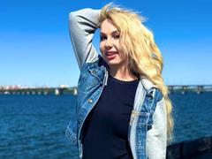 MargoStars - blond female webcam at xLoveCam