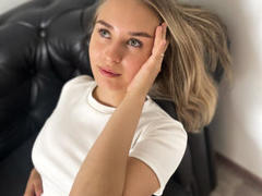 MargoReeves - blond female with  small tits webcam at LiveJasmin