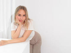 MargoReeves - blond female with  small tits webcam at LiveJasmin