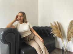MargoReeves - blond female with  small tits webcam at LiveJasmin
