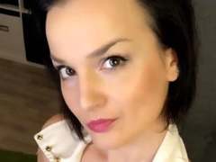 MariaMia-hot - female with brown hair webcam at xLoveCam