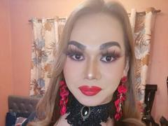 MarianeOhara - shemale webcam at xLoveCam