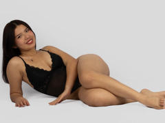 MarielQueenX from xLoveCam