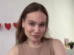 MarikoDentino - female with brown hair webcam at xLoveCam