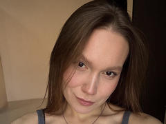 MarikoDentino - female with brown hair webcam at xLoveCam