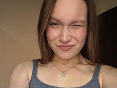 MarikoDentino - female with brown hair webcam at xLoveCam
