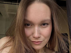 MarikoDentino - female with brown hair webcam at xLoveCam