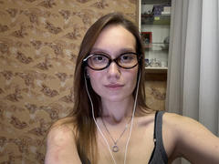 MarikoDentino - female with brown hair webcam at xLoveCam