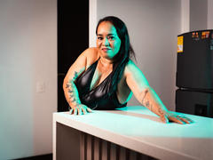 MarillinMoon - female with brown hair webcam at xLoveCam