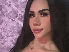 MarilynGill - shemale webcam at xLoveCam