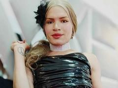 MarilynMarios - blond shemale webcam at xLoveCam