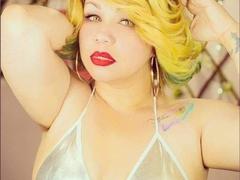 MarilynMore - female webcam at xLoveCam