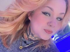 MarilynMore - female webcam at xLoveCam