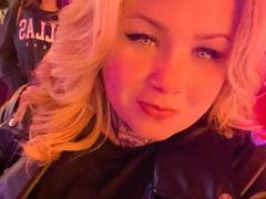 MarilynMore - female webcam at xLoveCam