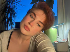 MarilynPlayful - female webcam at xLoveCam