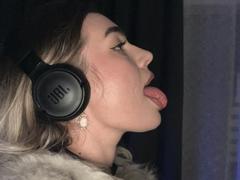 MarilynPlayful - female webcam at xLoveCam