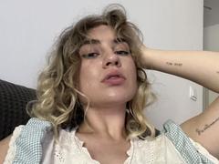 MarilynPlayful - female webcam at xLoveCam