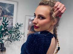 MarilynPretty from xLoveCam