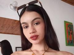 MarilynScott - female with brown hair and  big tits webcam at xLoveCam