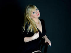 EvaxLove - blond female with  big tits webcam at ImLive