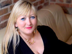 EvaxLove - blond female with  big tits webcam at ImLive
