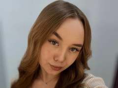 Marleee-hot - blond female webcam at xLoveCam