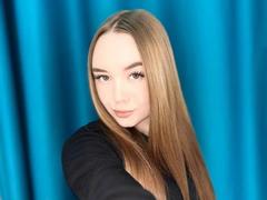 Marleee-hot - blond female webcam at xLoveCam