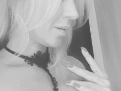 Marmelladkaa - blond female webcam at xLoveCam